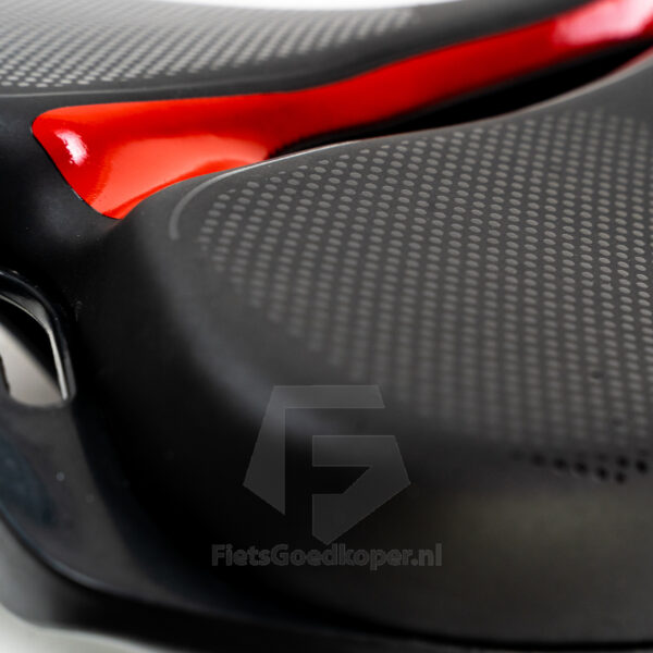 Voltano E-bike Fietszadel – Zwart / Rood - Uitsparing - Afbeelding 6