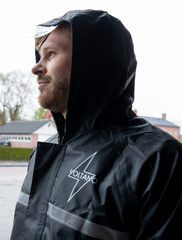 Voltano Regenpak Met Capuchon - Zwart - Inclusief Draagtas - Afbeelding 2