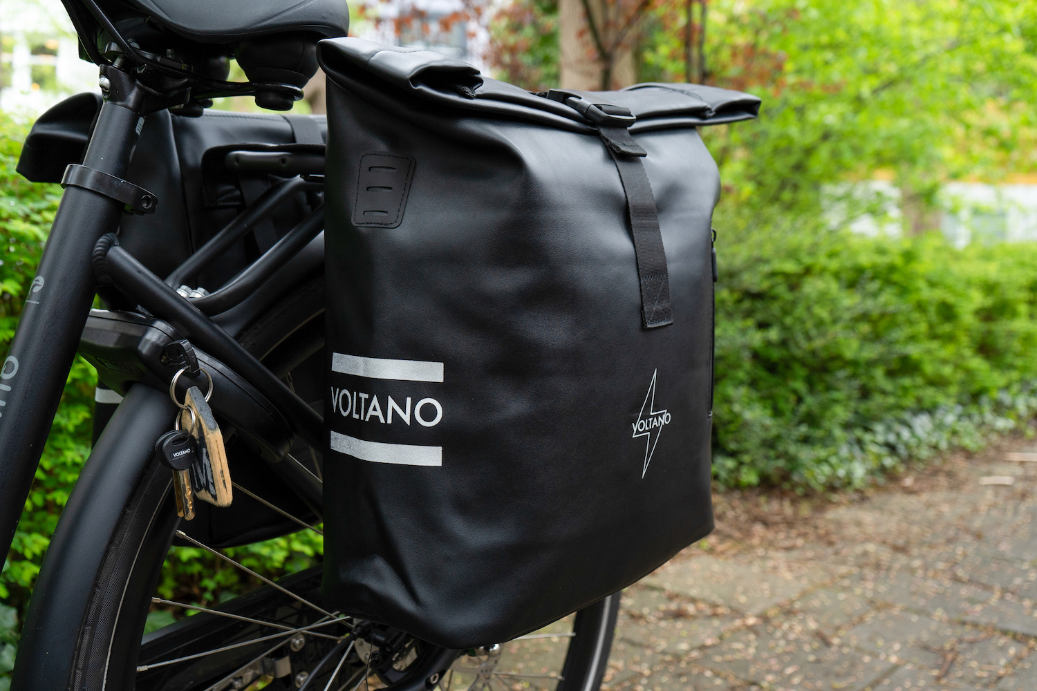Voltano Dubbele Fietstas Rolltop E-bike Pro - Zwart - 48 Liter - 100% Waterdicht - Afbeelding 4